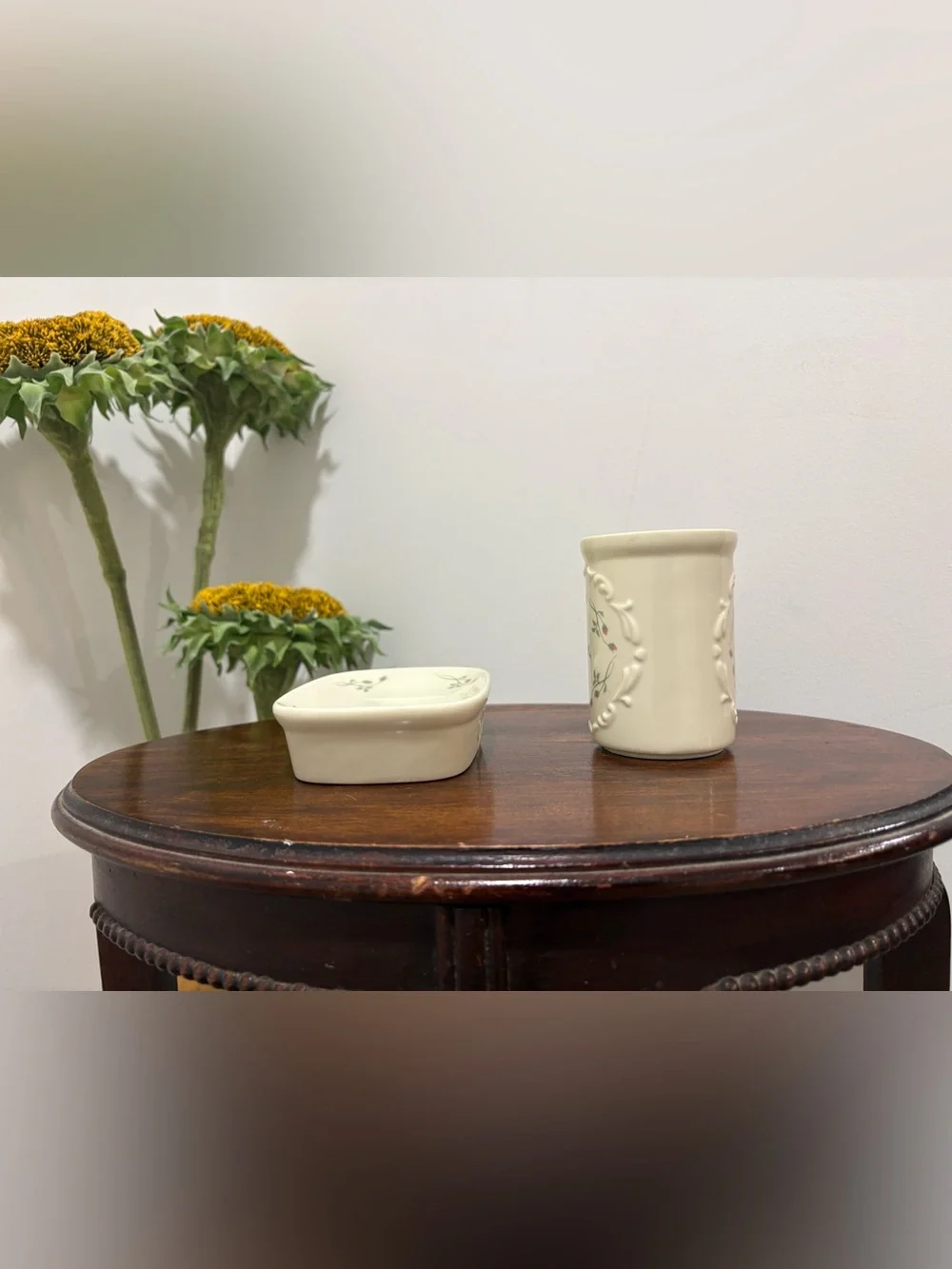 Lenox Rose Manor Soap Dish and Tumbler